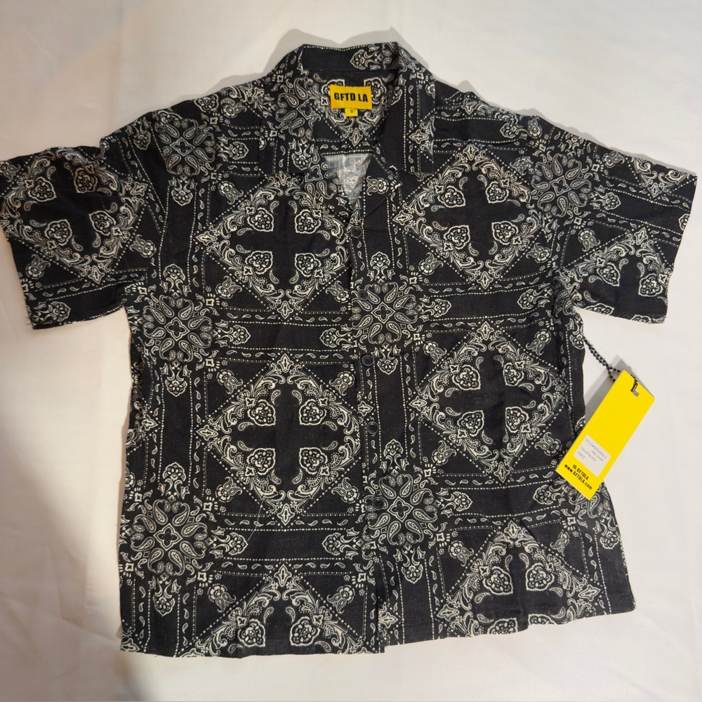 NWT GFTD LA Men’s Button‎ Up Hawaiian Style Casual Shirt Small